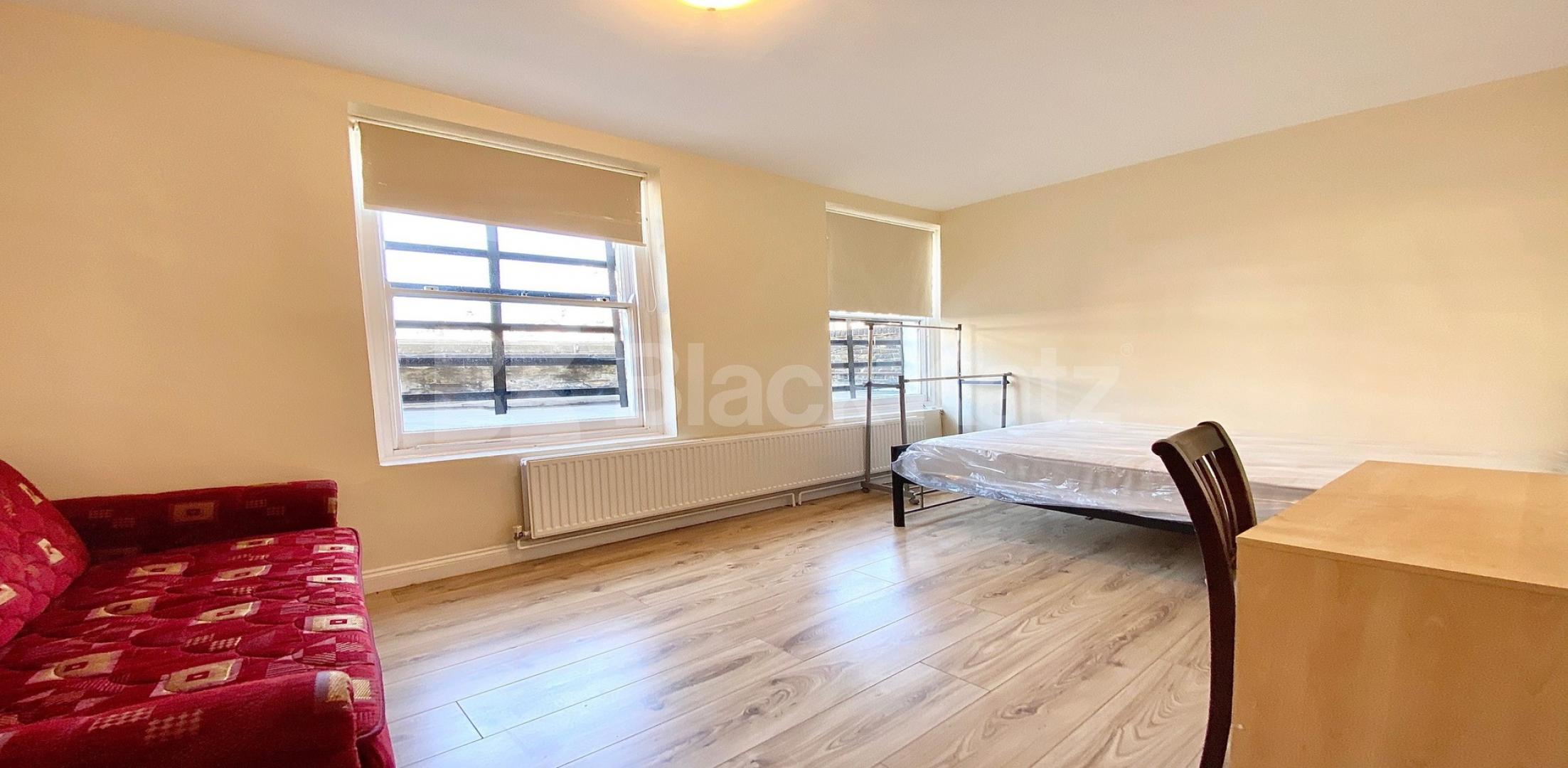 			VIRTUAL TOUR AVAILABLE!, 4 Bedroom, 1 bath, 1 reception Apartment			 Chapel Market, N1, ANGEL